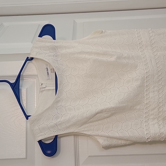 Calvin Klein.  White.  Eyelet  detail.  Lined.   Size 4p - Picture 2 of 5